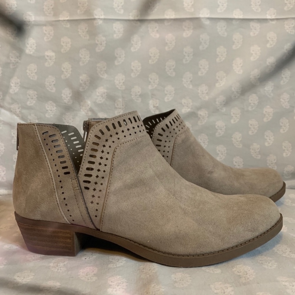 Carlos size nine shoes excellent condition